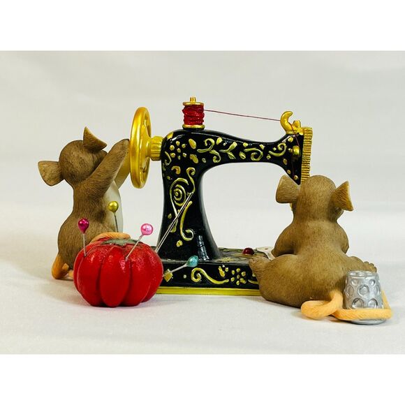 Charming Tails Fitz & Floyd We're Sewing Love Mouse Sewing Machine 84/149 - Picture 2 of 7